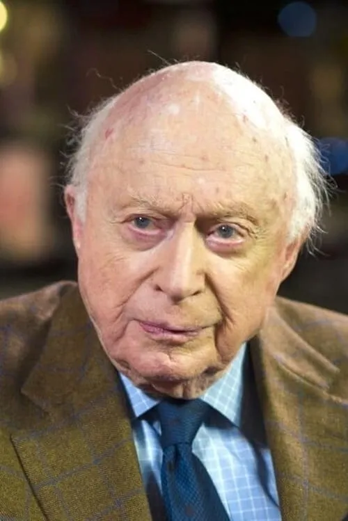 Norman Lloyd interpretando a Self