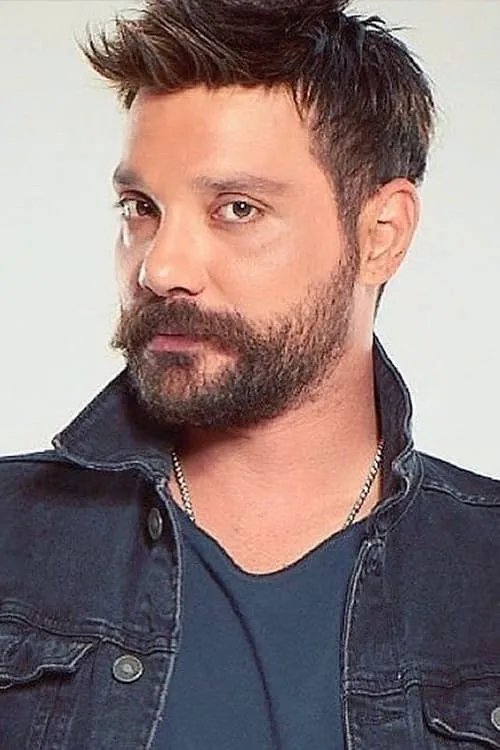 Actor Oğuzhan Uğur