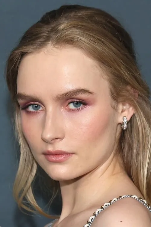 Senayt Mebrahtu ha trabajado con Olivia DeJonge en 1 ocasiones