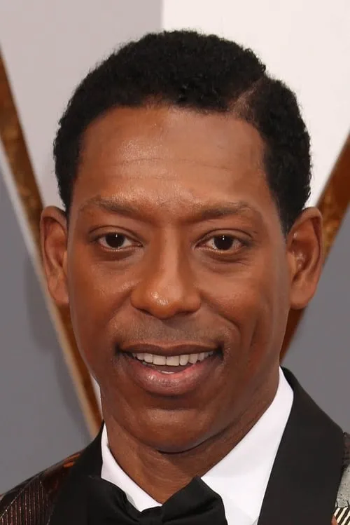 Orlando Jones interpretando a Daryl Chase