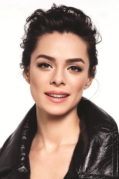 Actor Özge Özpirinçci