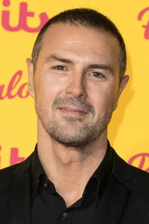 Paddy McGuinness interpretando a Self - Host