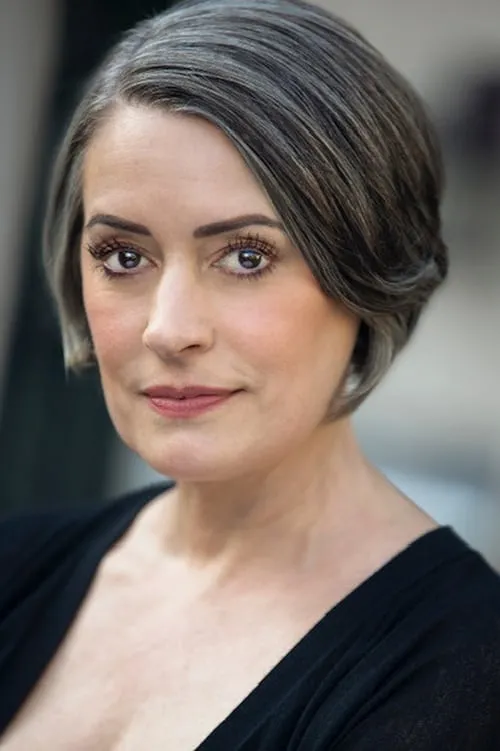 Paget Brewster interpretando a Amy Pierson