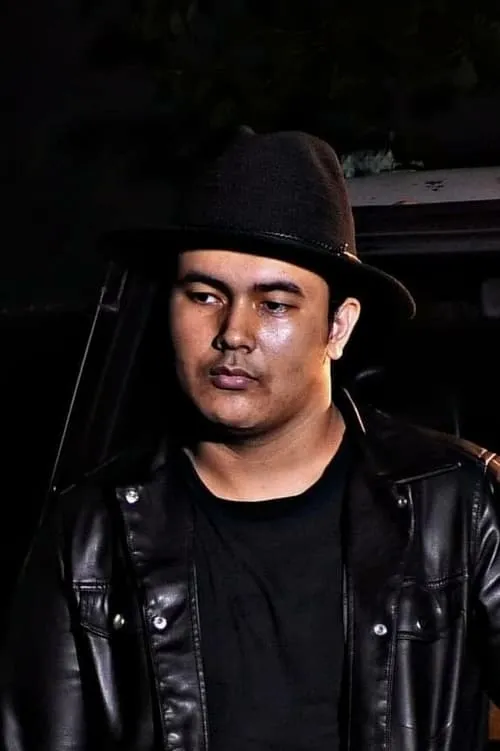 Panji Respati interpretando a Body Guard