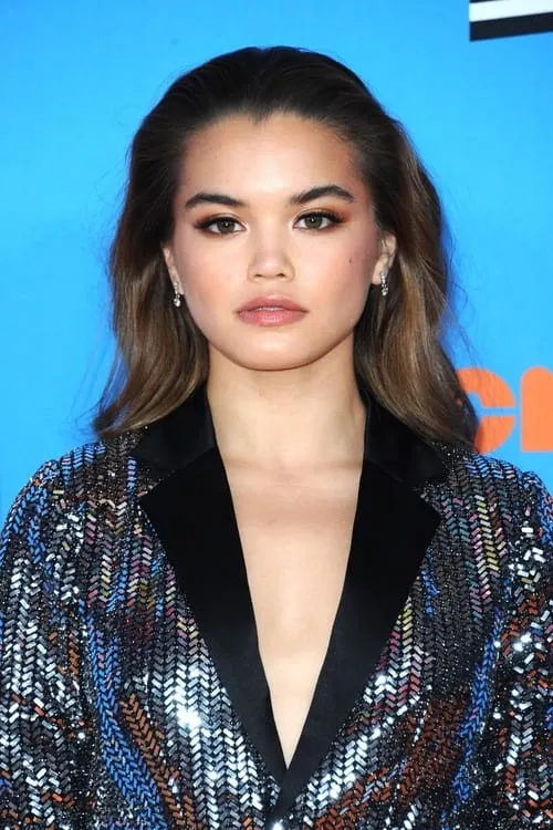 Paris Berelc interpretando a Darcy