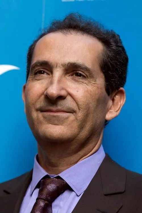 Patrick Drahi interpretando a Self