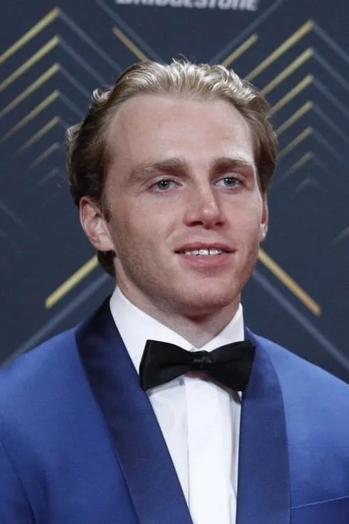 Patrick Kane interpretando a Patrick Kane