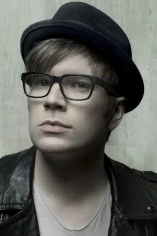 Patrick Stump interpretando a Eugene Arlington