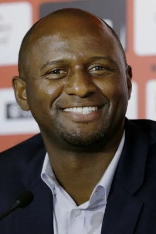 Patrick Vieira interpretando a Patrick Vieira