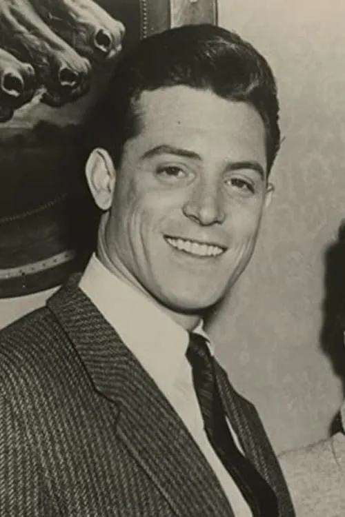 Foto de perfil del actor Paul Burke en el reparto