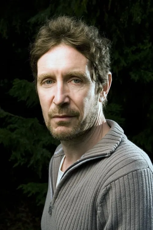 Paul McGann interpretando a Torrence