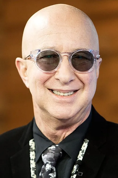 Paul Shaffer interpretando a Don Kirschner