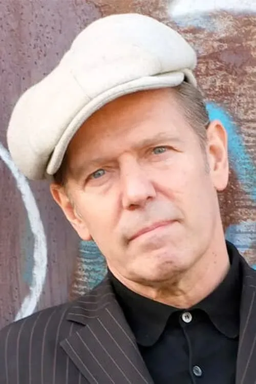 Mychael Danna ha trabajado con Paul Simonon en 1 ocasiones