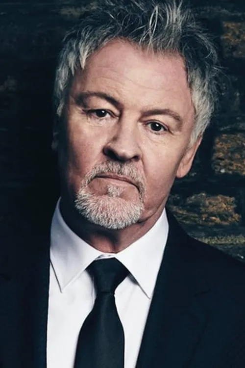 Paul Young interpretando a Self