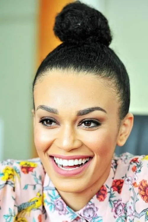 Pearl Thusi interpretando a Brenda Riviera