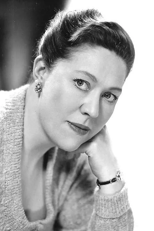 Peggy Mount interpretando a Emma Hornett