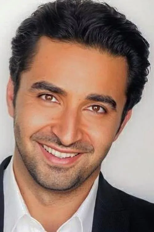 Actor Pej Vahdat