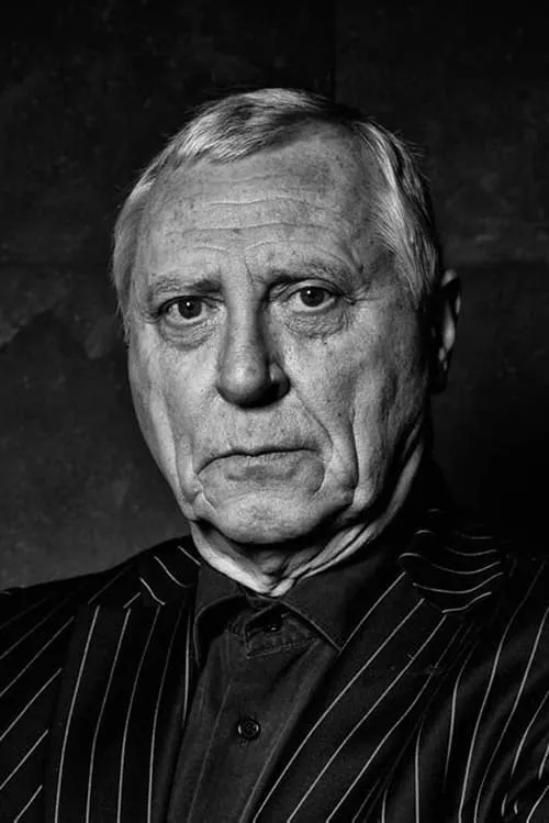 Peter Greenaway interpretando a Narrator