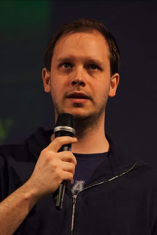 Peter Sunde interpretando a Self