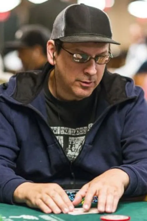 Phil Laak interpretando a 