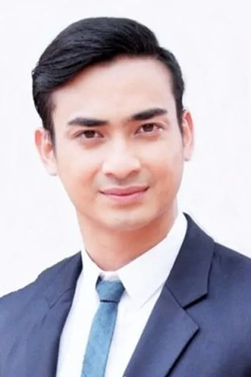 Actor Phongsiree Bunluewong