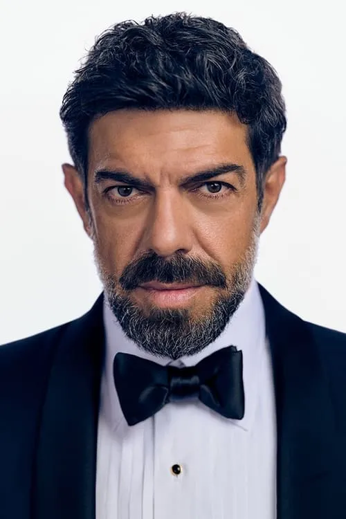 Foto de perfil del actor Pierfrancesco Favino en el reparto