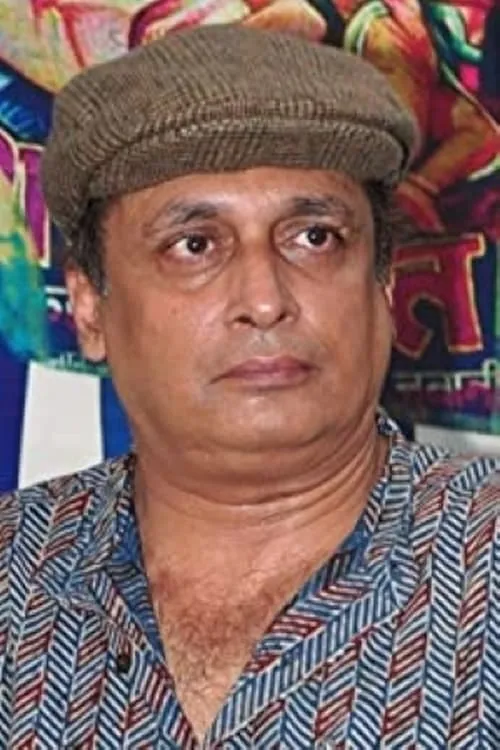 Piyush Mishra interpretando a Storyteller