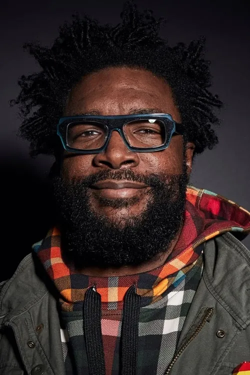 Questlove interpretando a Self