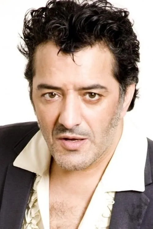 Rachid Taha interpretando a Self