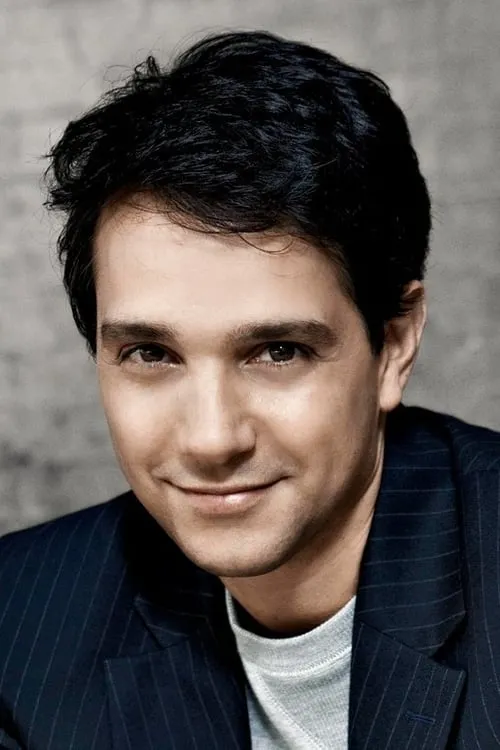 Frank Burt Avalon ha trabajado con Ralph Macchio en 1 ocasiones