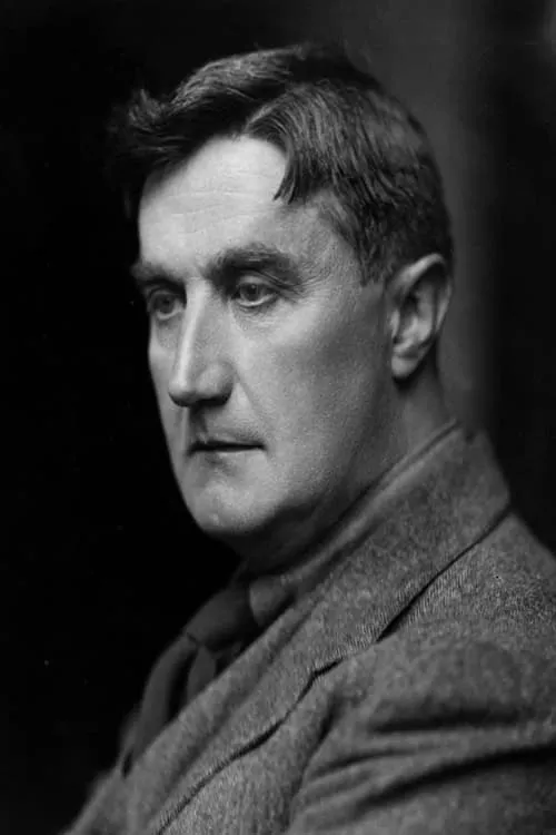 Ralph Vaughan Williams interpretando a Self (archive footage)