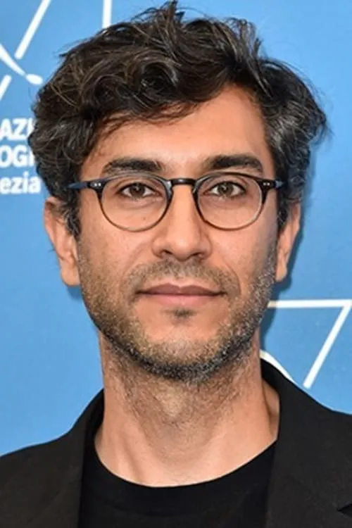 Ramin Bahrani interpretando a Self - Filmmaker