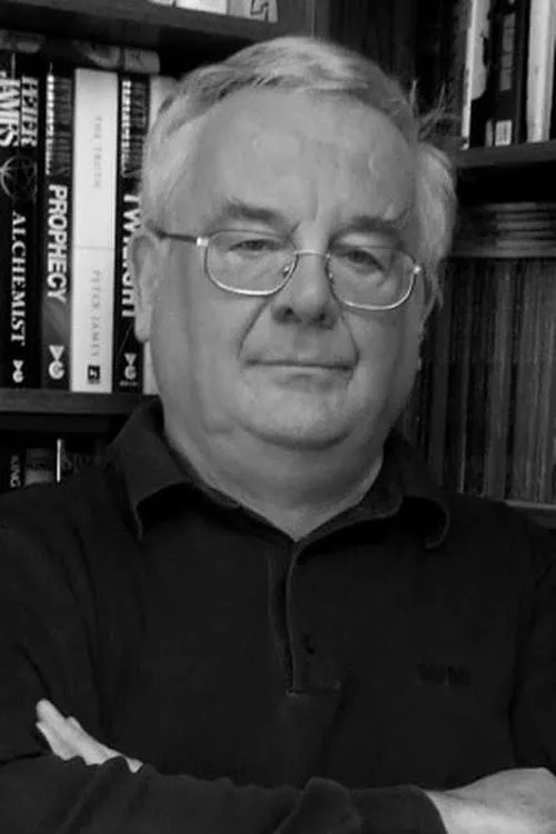 Ramsey Campbell interpretando a Self