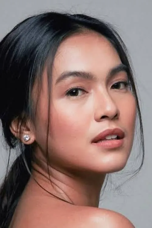 Actor Rania Putrisari