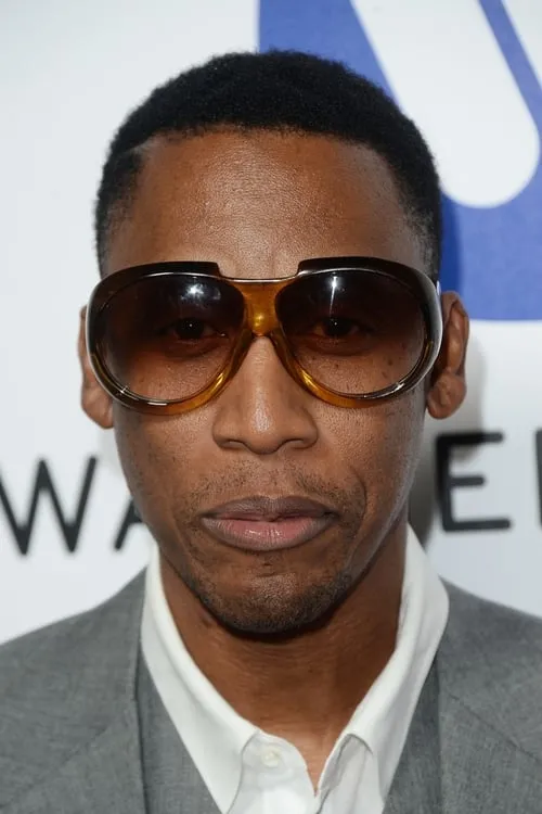 Raphael Saadiq interpretando a Self