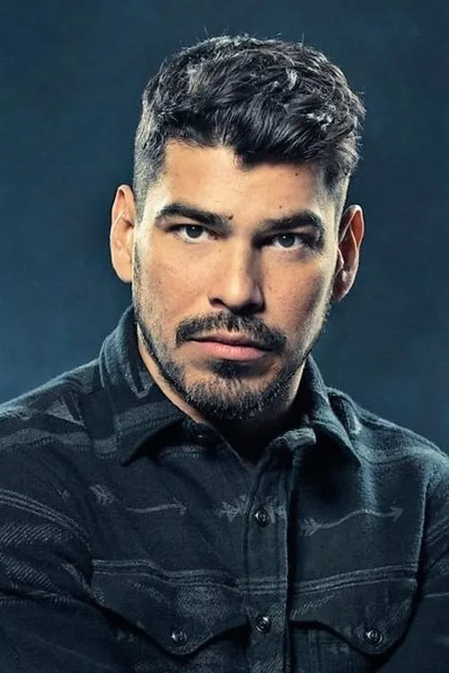 Raúl Castillo interpretando a Ben