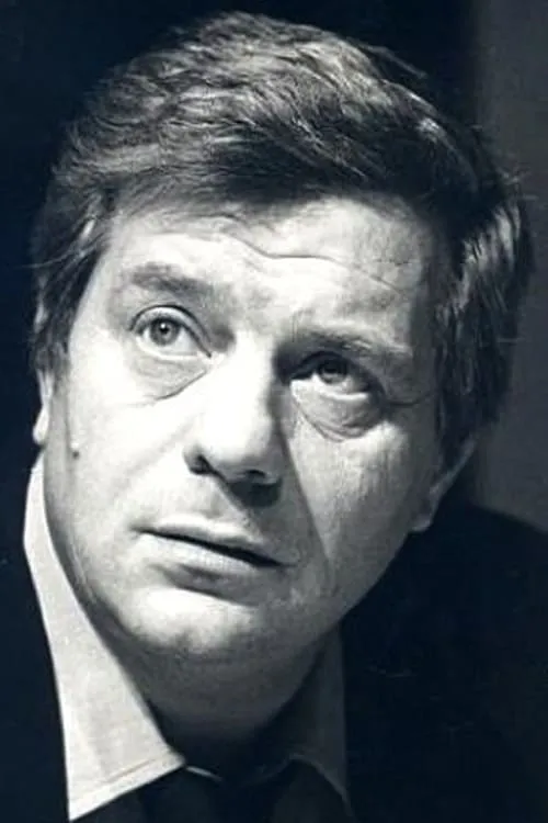 Actor Renzo Palmer