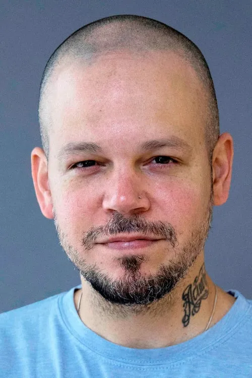 Residente interpretando a Himself