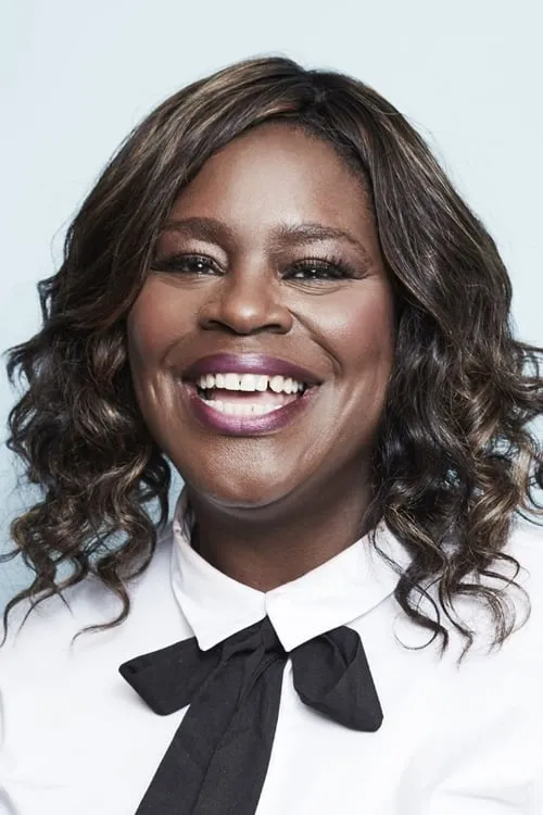 Retta interpretando a Pauline 'Roger' Rogers