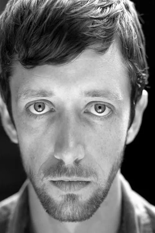 Foto de perfil del actor Rhodri Meilir en el reparto