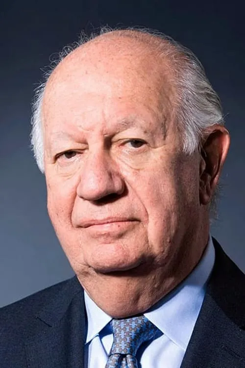 Ricardo Lagos interpretando a Self - Former President of Chile