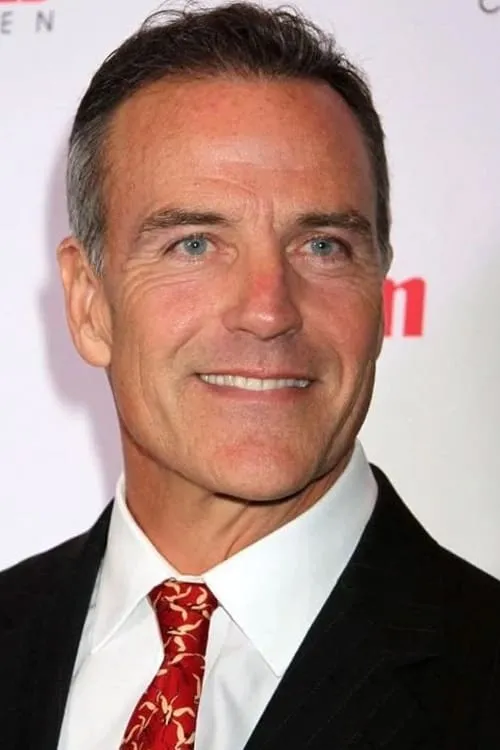 Richard Burgi interpretando a Henry