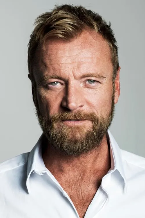 Richard Dormer interpretando a Ronan