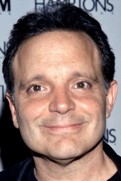 Richard Jeni interpretando a Rich the Bookie