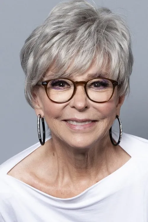 Rita Moreno interpretando a Rosa Zacharias