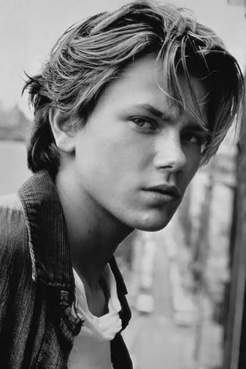 Foto de perfil del actor River Phoenix en el reparto