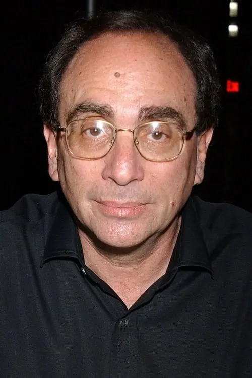 R.L. Stine interpretando a Self