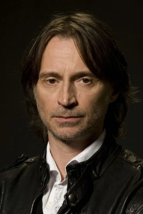 Robert Carlyle interpretando a Self