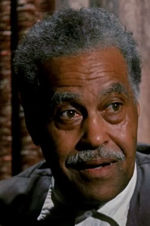 Foto de perfil del actor Robert Earl Jones en el reparto