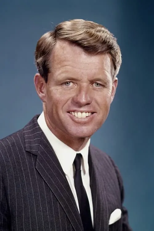 Ted Kennedy ha trabajado con Robert F. Kennedy en 8 ocasiones